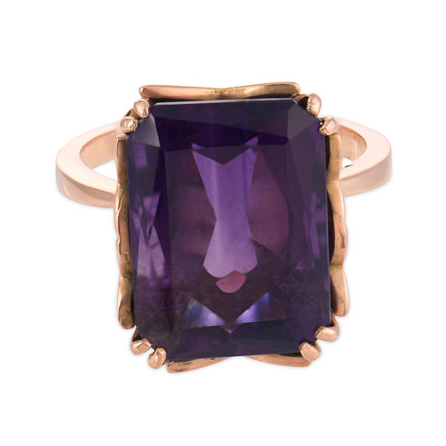 Victorian Mid 20th Century Victorian 8.00 Carat Amethyst 9k Rose Gold Cocktail Ring, Size 6.5 For Sale - Image 3 of 6