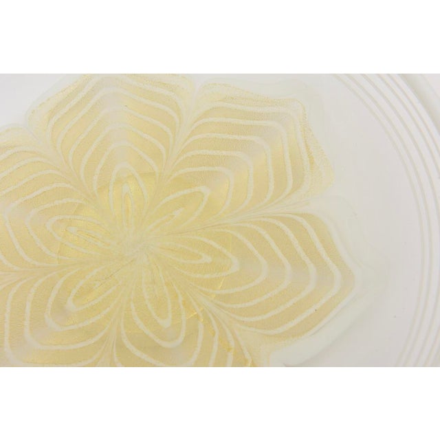 Vintage Murano Glass Bowl With Flower Design and Gold Aventurine, 1980's, Italy For Sale In Miami - Image 6 of 10