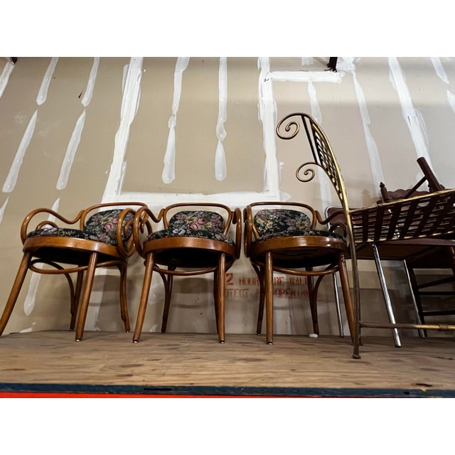 Mid-Century Modern 1970s Collection of Floral Cushioned Bentwood Looped Arms Dining Chairs- Set of 4 For Sale - Image 3 of 11
