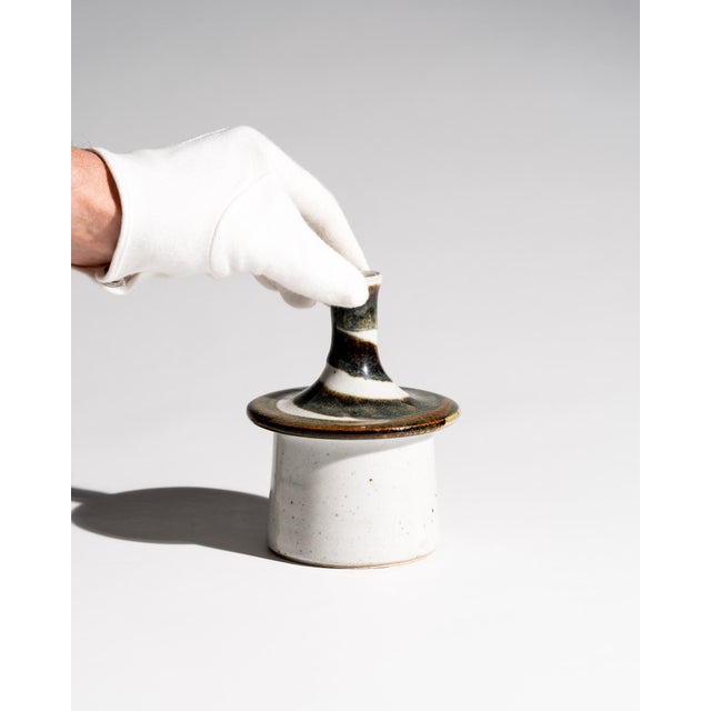 Danish Studio Ceramic Ensemble by Jette Andersen & Marianne Starck for Michael Andersen, Bornholm, Denmark, 1970s, Set of 2 For Sale - Image 6 of 17
