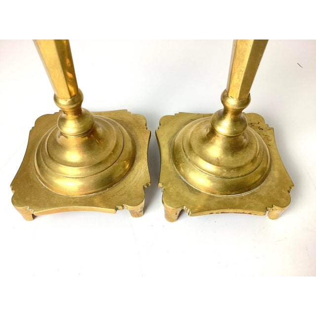 Traditional Pair of Early 19th Century Georgian Brass Footed Candlesticks With Square Base For Sale - Image 3 of 4
