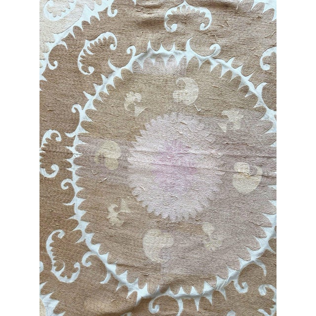 1960s Hand-Embroidered Neutral Tan Suzani Wall Hanging Decor, 5'2'' X 5'4'' For Sale - Image 5 of 9