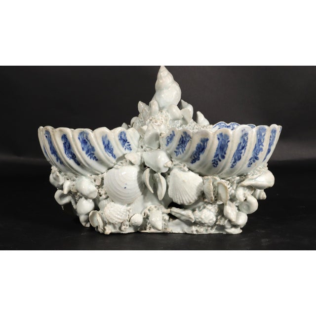 Bow Porcelain Underglaze Blue & White Shell Sweetmeat Stand For Sale - Image 9 of 16