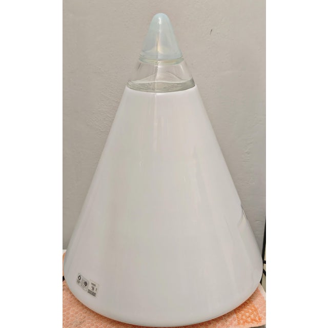 Italian Table Lamp in Milk Glass by Giusto Toso for Leucos, 1970s For Sale - Image 10 of 10