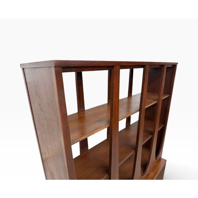 Broyhill Brasilia Mid-Century Modern Broyhill Brasilia 2-Piece Walnut Room Divider - Refinished! For Sale - Image 4 of 9