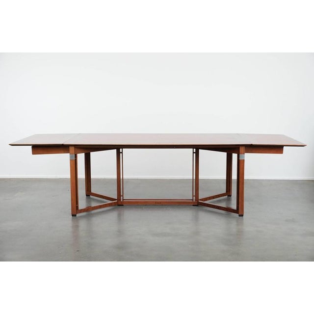 Beautiful and practical extendable Art Deco dining table for 6 to 8 people by Schuitema from the Decoforma series. : This...
