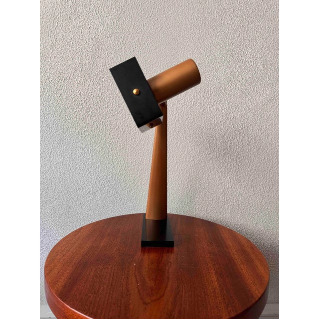 Mid-Century Modern Gold and Black Metal Geisha Table Lamp by Fase, 1967 For Sale - Image 4 of 18