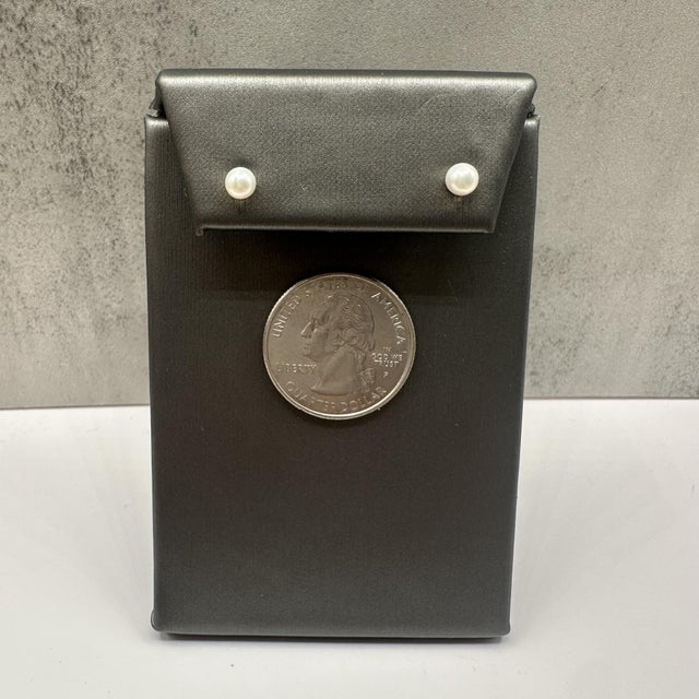 Pearl Stud Earrings in 10kt Yellow Gold – 4.4mm, New, A Pair For Sale - Image 4 of 5