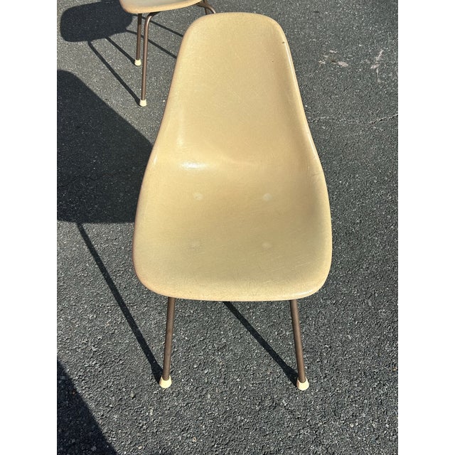 1950s 1950s Vintage Mid-Century Modern Plastic Mold Chairs- Set of 2 For Sale - Image 5 of 7