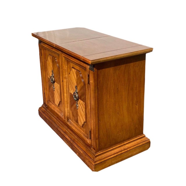 Hollywood Regency 1970s Stanley Walnut Neoclassical Hollywood Regency Flip Top Server / Buffet / Bar For Sale - Image 3 of 8