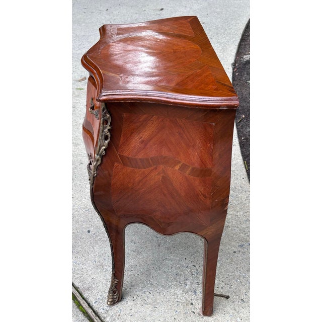 Louis XV Style Bronze Mounted Marquetry Small Commode For Sale In Savannah - Image 6 of 11