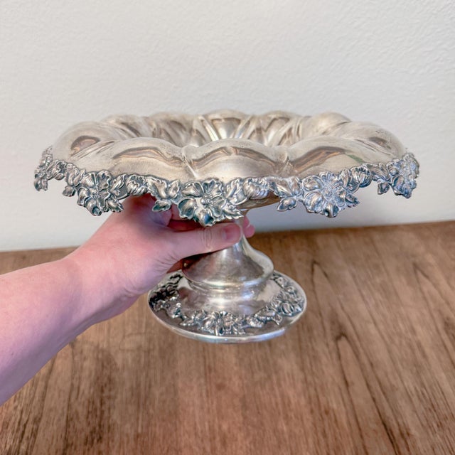 Silver Antique Meriden Britannia Repoussé Hollowware Sterling Pedestal Compote For Sale - Image 8 of 9
