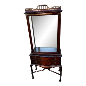 Early 20th Century Antique Chippendale Style Flame Mahogany Curio Cabinet.