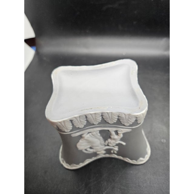 Wedgwood Vintage Wedgewood Gray and White Satin Planter For Sale - Image 4 of 4
