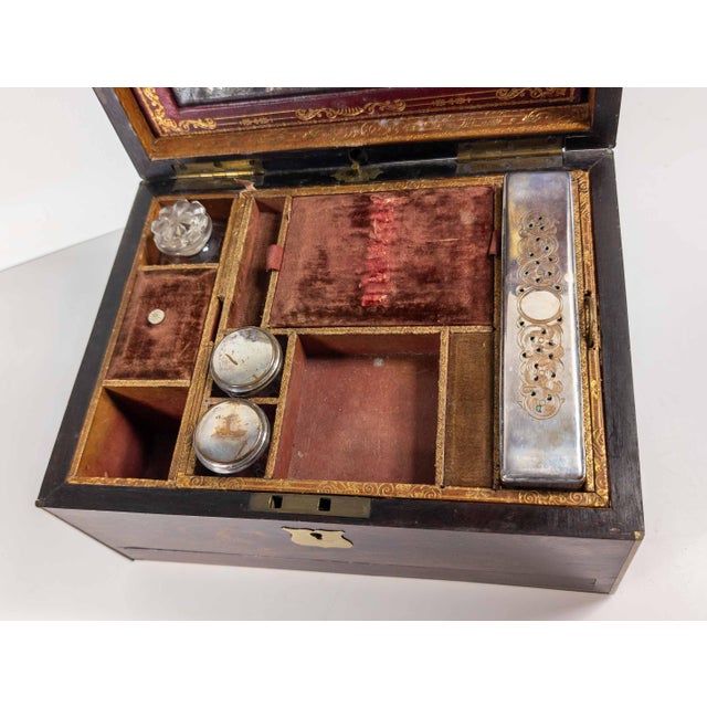 19th Century English Rosewood Veneer Traveling Vanity Case Box For Sale - Image 16 of 18