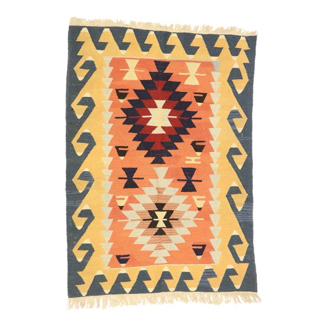 Vintage Persian Shiraz Kilim Rug - 03'10 X 05'04 For Sale