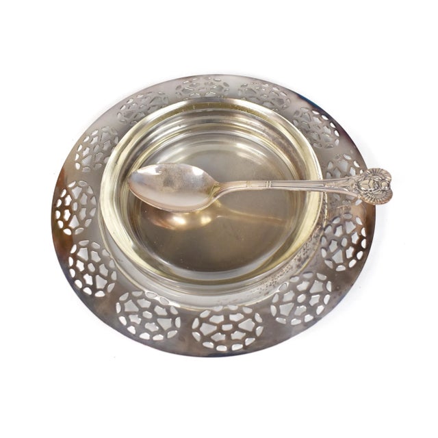 Victorian Mid 20th Century Victorian Oneida Silverplate Caviar Jam Jelly Serving Plate Dish With Glass Insert & Spoons- 2 Pieces For Sale - Image 3 of 12