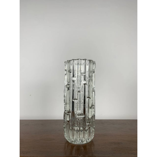 Glass Labyrinth Vase attributed to Frantisek Vizier for Sklo Union, Czech Republic, 1965 For Sale - Image 7 of 9