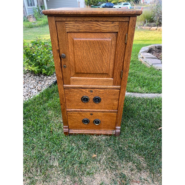 Arts & Crafts Antique Quarter Sawn Oak Cabinet Arts & Crafts Bar Cabinet For Sale - Image 3 of 6