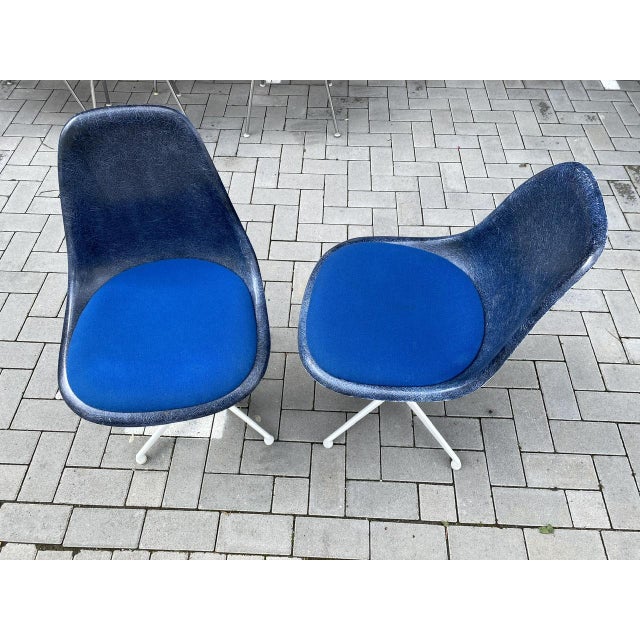 Blue Vintage Chairs by Charles & Ray Eames for Herman Miller, 1960s, Set of 2 For Sale - Image 8 of 16