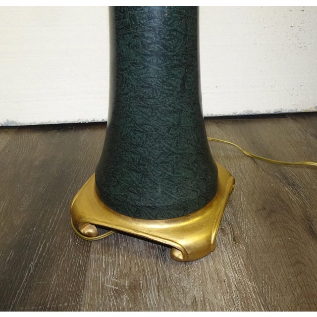 1960s Neoclassical Style Tole and Brass Table Lamp Asian Influence For Sale In Los Angeles - Image 6 of 16