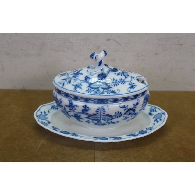Ceramic 31pc Antique German Meissen Blue Onion Dinner Serving Tureens Platters Plates For Sale - Image 7 of 17