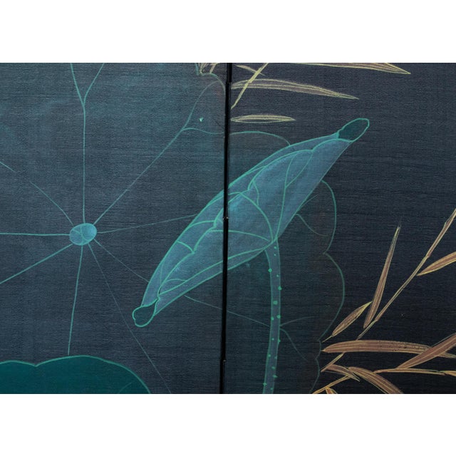 1970s Chinoiserie Painted Silk Screen "Hummingbirds and Lotus" For Sale - Image 11 of 18