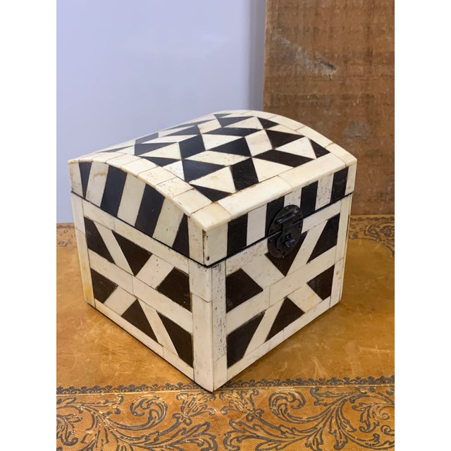 Modern Late 20th Century Vintage Tessellated Bone Box With Geometric Designs For Sale - Image 3 of 5