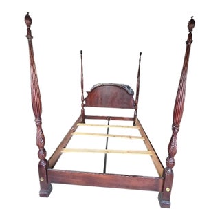 Vintage Solid Wood Queen Four Poster Bed With Turned Posts – Classic Traditional Style For Sale