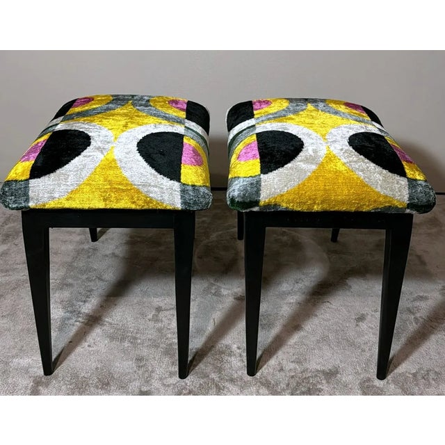 1950s 1950s Mid Century Pair of Italian Wood and Silk Velvet Ikat Benches For Sale - Image 5 of 12