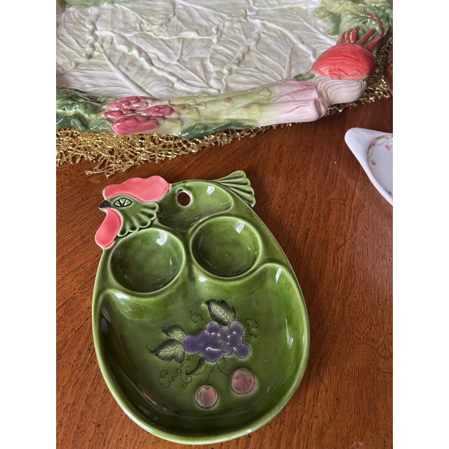 Up for consideration is a beautiful vintage green ceramic deviled egg chicken plate. This would look lovely in your home...