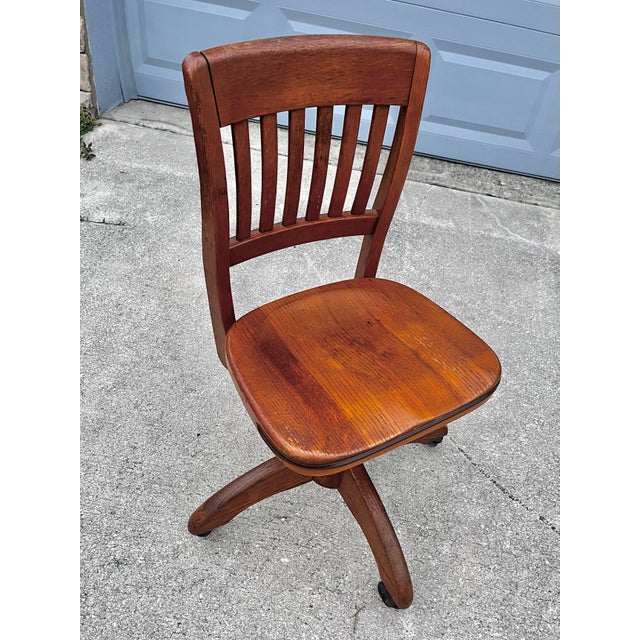 American Vintage Solid Oak Banker's or Typist Office Chair on Casters | Gunlocke Style For Sale - Image 3 of 12
