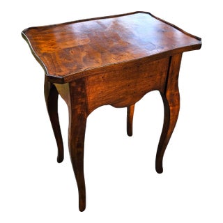 Vintage Italian Hollywood Regency Walnut Oyster Burl Wood Pedestal Side Table For Sale