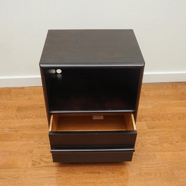 Mid 20th Century John Widdicomb Nightstands For Sale In New York - Image 6 of 6