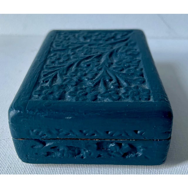 1970s Vintage Indian Carved Painted 'Hague Blue' Box For Sale - Image 5 of 6