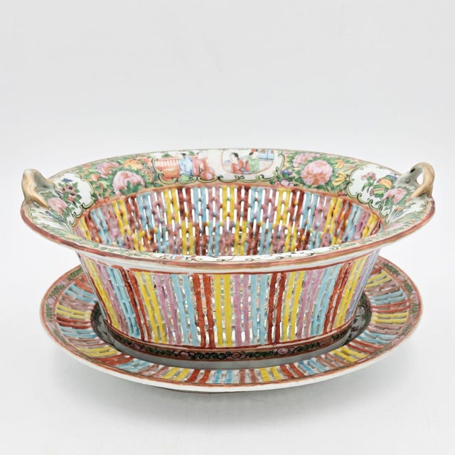 Rose Medallion Chestnut Basket China c.1880 For Sale In San Francisco - Image 6 of 14