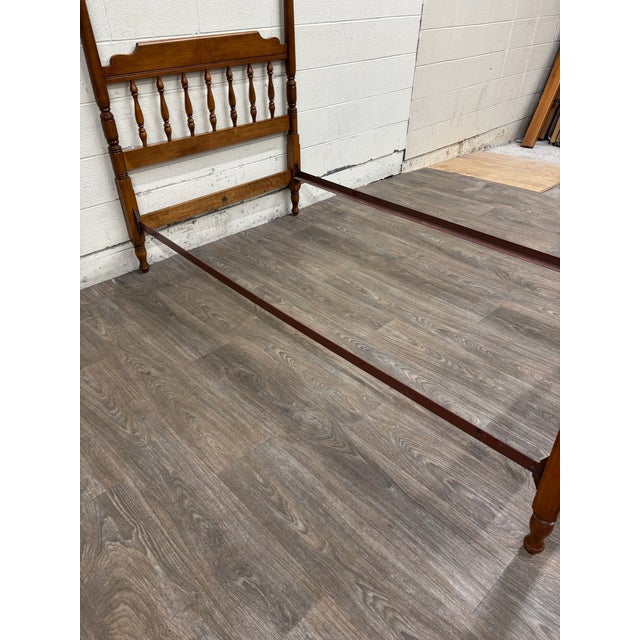 Late 20th Century Vintage Twin Size Heywood-Wakefield Old Colony Four Poster Bed For Sale - Image 5 of 17