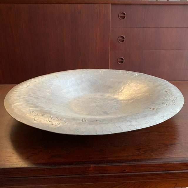 Mid 20th Century Hand Hammered Decorative Aluminum Floral Serving Platter For Sale In New York - Image 6 of 10