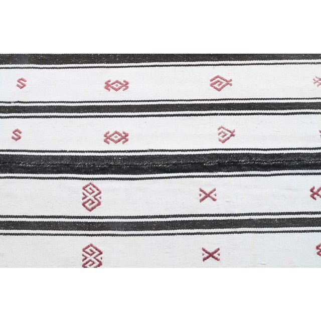 Textile Vintage Turkish Oushak Handmade Cotton White Wool Kilim Area Rug For Sale - Image 7 of 10