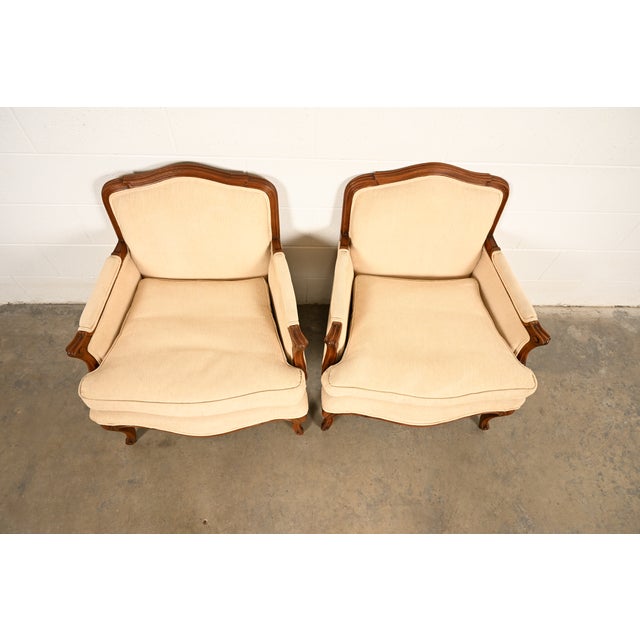 Baker Furniture French Provincial Louis XV Carved Fruitwood Bergère Chairs, Pair For Sale In South Bend - Image 6 of 14