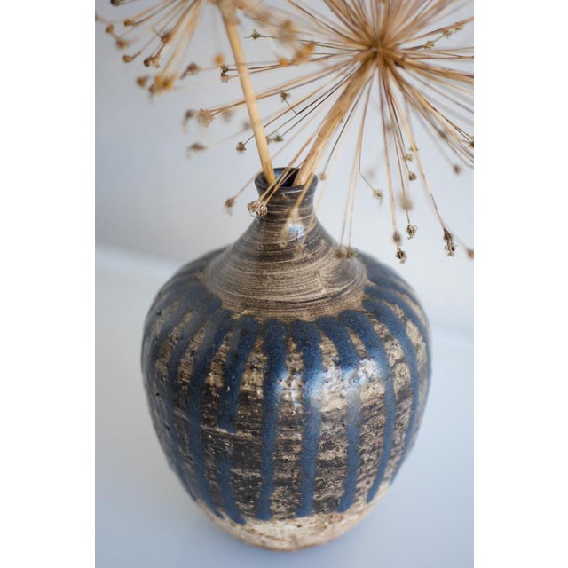 Mid-Century Scandinavian Modern Brutalist Art Design Art Pottery Vase by Mari Simmulson for Upsala Ekeby, Sweden, 1970s For Sale - Image 4 of 12