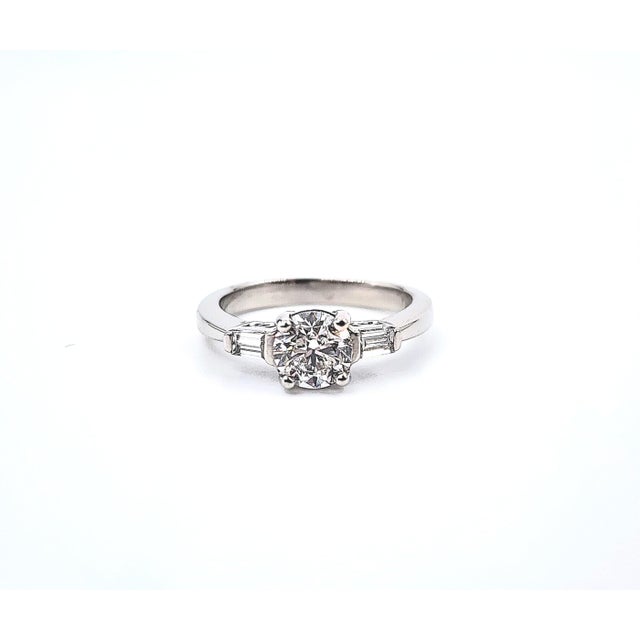 White 1.13 Ct Platinum Diamond Ring Size 5 For Sale - Image 8 of 9