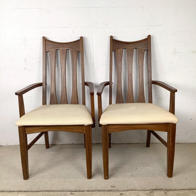 Mid-Century Modern Set of Six Mid-Century Walnut Dining Chairs For Sale - Image 3 of 12