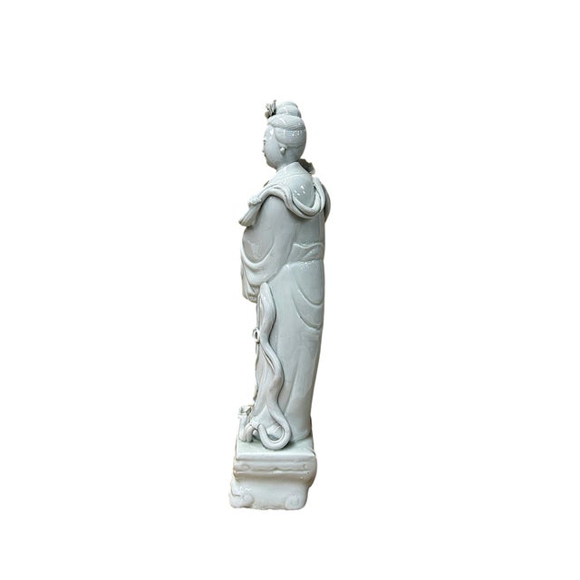 Asian Vintage Off White Porcelain Standing Bodhisattva GuanYin Lotus Statue For Sale - Image 3 of 7