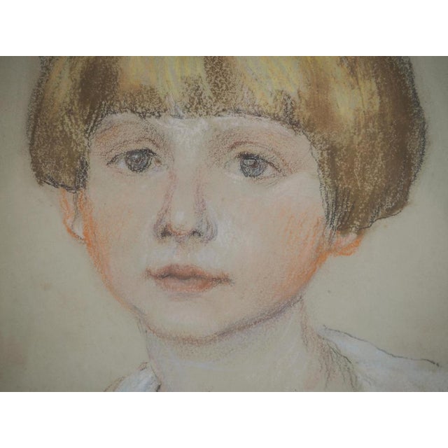 Jean-Gabriel Domergue, Young Girl with Boyish Haircut, 20th Century, Original Pastel Drawing For Sale - Image 5 of 7