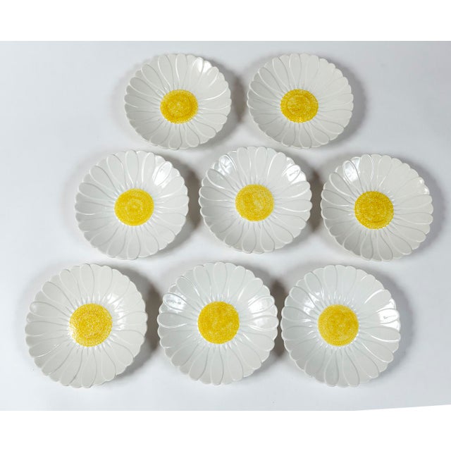 Set of 8 Gien 'Daisy Plates', France, Circa 1950's For Sale In New York - Image 6 of 10