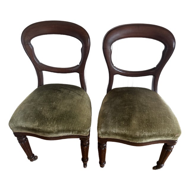 Pair of Early 20th Century Victorian Balloon Back Chairs For Sale