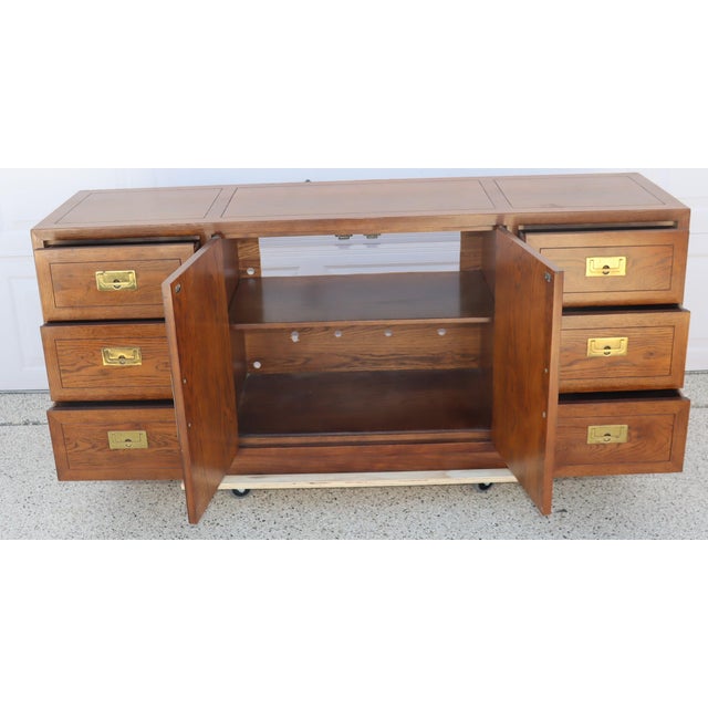 Vintage Henredon Campaign Style Oak & Brass Sideboard / Credenza For Sale In Tampa - Image 6 of 14