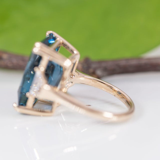 16.8Ct London Blue Topaz Ring With Lab Diamond Accents: Solid 14k Gold, 18x13mm, Size 6.75 For Sale - Image 9 of 9