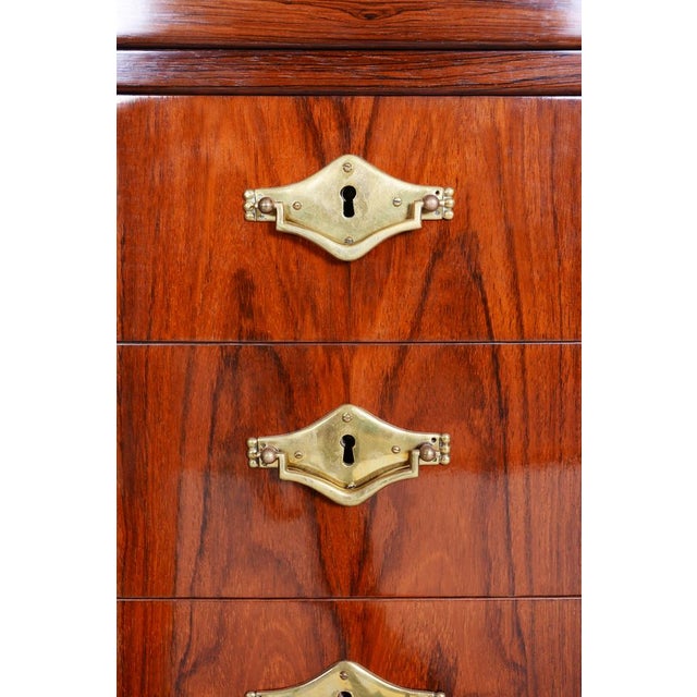 This item features classic Art Deco elements. Art Deco is a style that originated in France in the early 20th century. Its...